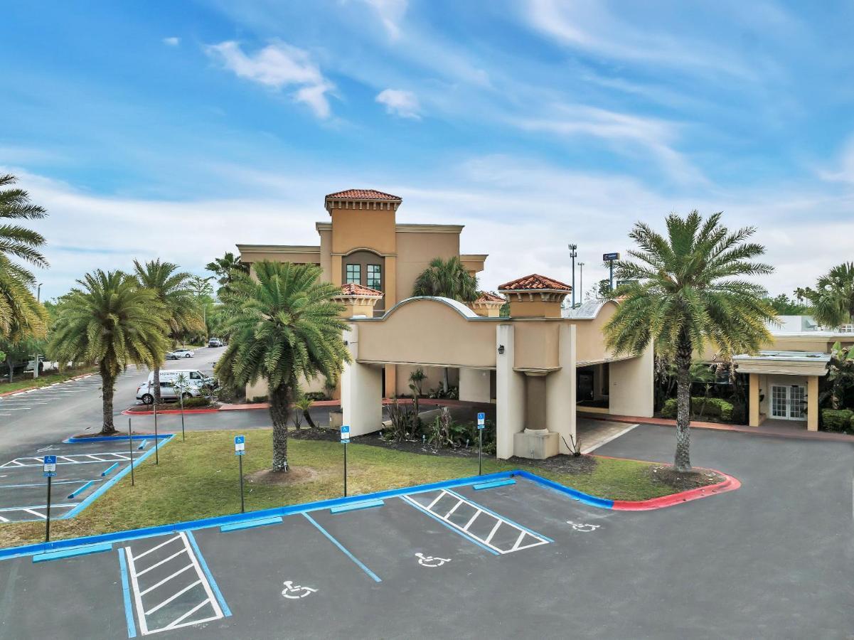 Ramada By Wyndham Jacksonville I-95 By Butler Blvd Exterior foto